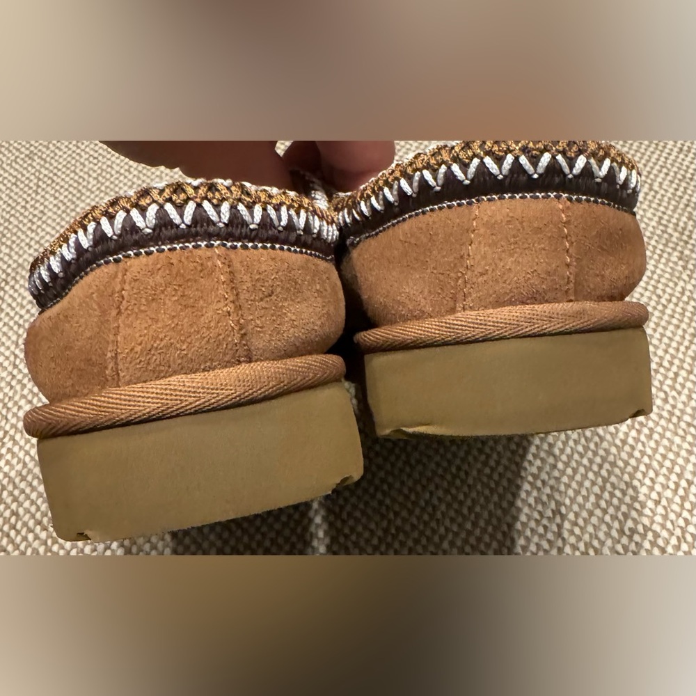 UGG Tasman Slippers - Picture 15 of 16